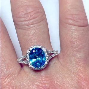 Bella Luce White Diamond Simulant Ring
